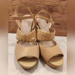 (EUC) Aldo platform sandal heels.